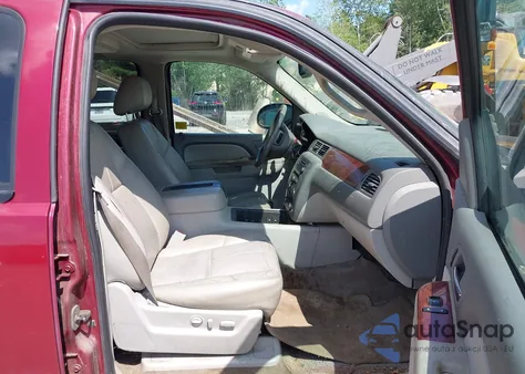 2010 GMC Yukon Xl 1500 Slt z USA, uszkodzony, nr VIN 1GKUKKE39AR266855